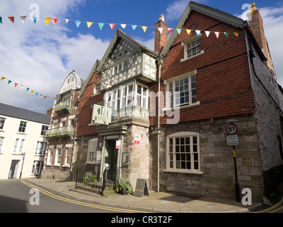 Historic Guildhall Tavern Hotel in Hall Square Denbigh nel Galles Foto Stock