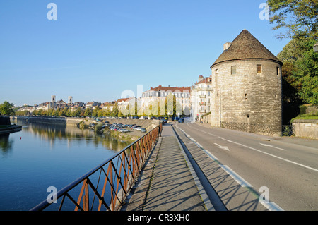 Tour de la Pelote, torre di città, cinta di mura, banca di fiume, Quai de Strasbourg, Besancon, dipartimento del Doubs, Franche-Comte, Francia Foto Stock