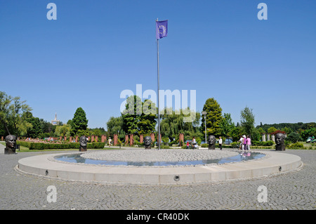 Piazza Europa, sculture, Parco Herastrau Bucarest, Romania, Europa orientale, PublicGround Foto Stock