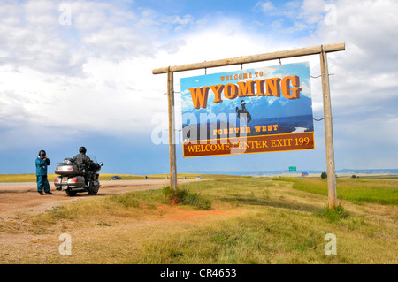 Benvenuti al Wyoming segno ci confine ovest selvaggio Foto Stock