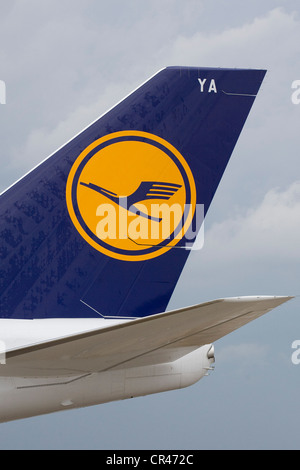 Un Lufthansa Boeing 747-8 arriva all'Aeroporto Internazionale di Dulles sul suo primo volo del passeggero. Foto Stock