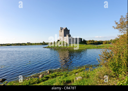 Dunguaire Castle, Kinvarra, nella contea di Galway, Irlanda, Europa Foto Stock