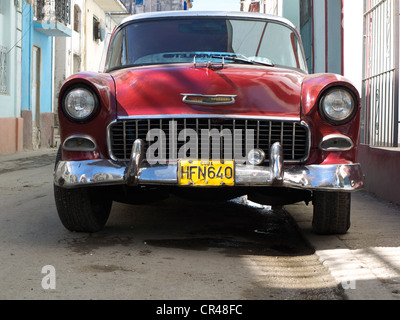 Estremità anteriore di un American vintage auto in Old Havana, Cuba, America Latina Foto Stock