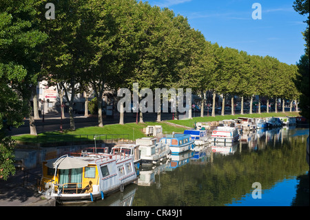 Francia, Aude, Narbonne, Canal de la Robine Patrimonio Mondiale UNESCO, Quai Valliere, porto fluviale Foto Stock