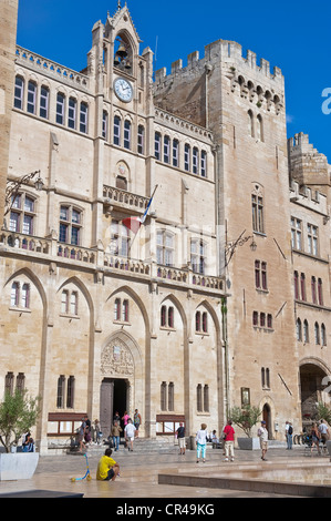 Francia, Aude, Narbonne, Place de l'Hotel de Ville, Palais des Archeveques (gli Arcivescovi Palace) Foto Stock