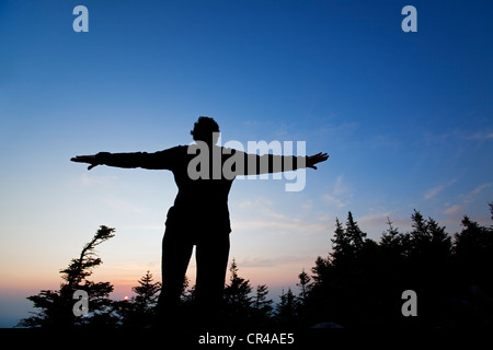 Canada, Provincia di Quebec, Mont Megantic cielo Scuro Riserva, guardando il tramonto dalla cima del Mont Megantic Foto Stock