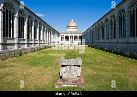 L'Italia, Toscana, Pisa, il Campo dei Miracoli Patrimonio Mondiale UNESCO, Campo Santo cimitero costruito nel 1277 da Giovanni di Simone Foto Stock