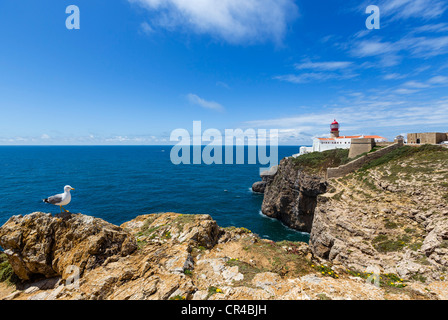 Il faro di Cabo de Sao Vicente (Capo St Vincent), il punto southwesternmost sul continente europeo, Algarve, PORTOGALLO Foto Stock