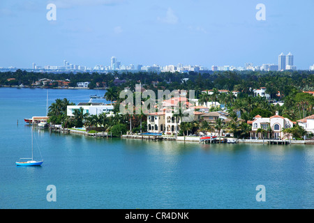 Stati Uniti, Florida, Miami, la Baia di Biscayne, Palm Island, in background Miami Beach Foto Stock