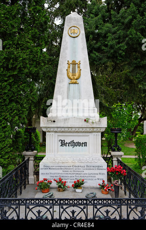 Tomba di Ludwig van Beethoven, Wiener Zentralfriedhof, Vienna il cimitero centrale, tomba onorario, Vienna, Austria, Europa Foto Stock