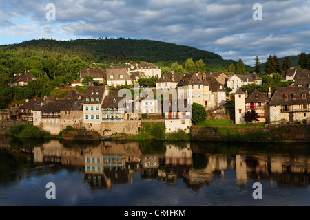 Villaggio di Argentat, valle della Dordogna, Correze, Limousin, Francia, Europa Foto Stock