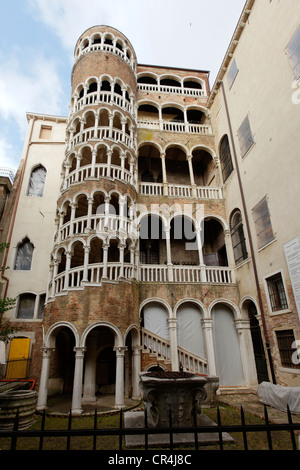 Palazzo Contarini del Bovolo, zona di San Marco, Venezia, Sito Patrimonio Mondiale dell'UNESCO, Veneto, Italia, Europa Foto Stock