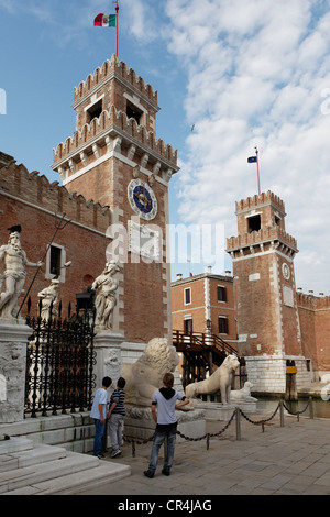 Arsenal, entrata principale, il quartiere di Castello, Venezia, patrimonio mondiale dell UNESCO, Veneto, Italia, Europa Foto Stock