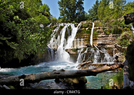 Cascata, Vis river, il Cirque de Navacelles, Blandas, Causses e Cévennes, Mediterraneo agro-pastorale e culturale Foto Stock