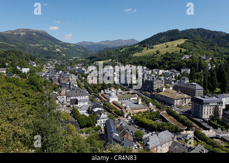 La Bourboule, Parc naturel regional des Volcans d'Auvergne, Auvergne parco naturale regionale dei vulcani, Puy de Dome, Francia, Europa Foto Stock