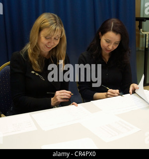 Le audizioni per English National Ballet presso la loro sede a Chelsea, Londra. Foto Stock