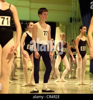 Le audizioni per English National Ballet presso la loro sede a Chelsea, Londra. Foto Stock