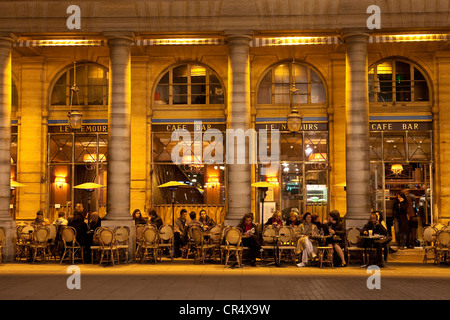 Francia, Parigi, Place Colette, il Cafe Le Nemours Foto Stock