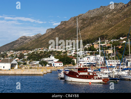 Yacht a Gordon's Bay Harbor, Western Cape, Sud Africa Foto Stock