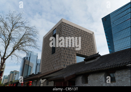 Nuovo Poly Plaza, il più grande del mondo di facciata di vetro, dai grattacieli Skidmore Owings & Merrill, 2007, Dongcheng District, Pechino, Cina e Asia Foto Stock
