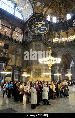 Grande sala interna, navata, Hagia Sophia, Istanbul, Turchia, Europa Foto Stock