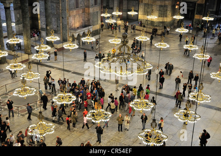Grande sala interna, navata, Hagia Sophia, Istanbul, Turchia, Europa Foto Stock