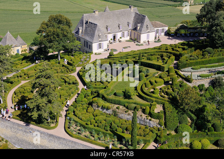 Francia, Dordogne, Perigord Noir, Vezac, giardini Marqueyssac (vista aerea) Foto Stock