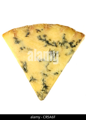 Freschi maturi cunei aromatico di blu del formaggio Stilton isolata contro uno sfondo bianco con n. di persone Foto Stock