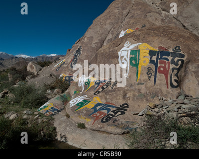 "Om mani padme Hum', il mantra di Avalokiteswara, il Buddha della Compassione, Leh, Jammu e Kashmir, India, Asia Foto Stock