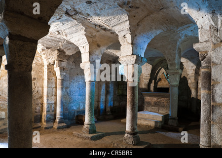 Francia, Creuse, città di Ahun, Saint Silvain Chiesa, che in parte è di stile romanico del XII secolo, la cripta del XI secolo Foto Stock