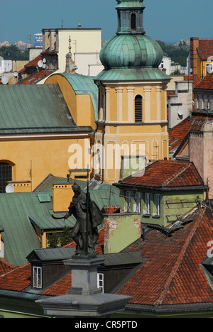 Polonia - Varsavia, Città Vecchia patrimonio mondiale UNESCO, Piazza Castello (plac Zamkowy), la statua del Re Sigismondo III Vasa e la Foto Stock