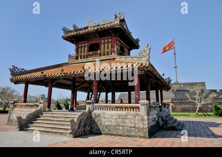 Il padiglione di fronte alla cittadella, Hoang Thanh Palazzo Imperiale, la Città Proibita, la tonalità, il Sito Patrimonio Mondiale dell'UNESCO, il Vietnam Asia Foto Stock