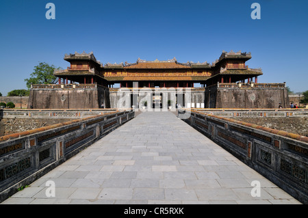 Mattina gate, Ong Mon Gate, ingresso principale al palazzo imperiale Hoang Thanh, Città Proibita, la tonalità, il Sito Patrimonio Mondiale dell'UNESCO Foto Stock