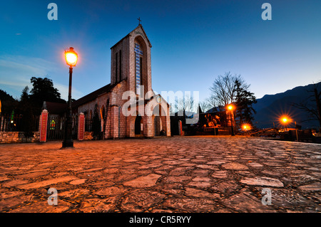 Famosa Chiesa francese, Nha tho da Sa Pa, Thi tran Sapa, Sapa o Sa Pa, Lao Cai provincia, nel Vietnam del Nord, Vietnam Foto Stock