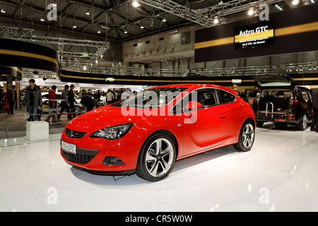 Opel Astra GTC sul display a Vienna Auto Show 2012, Car Show, Vienna, Austria, Europa Foto Stock