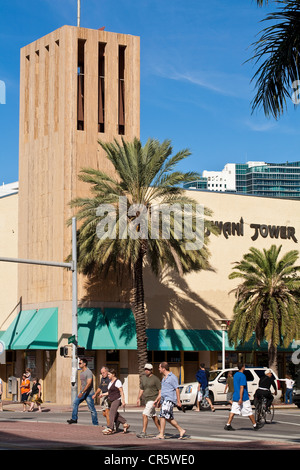 Stati Uniti, Florida, Miami Beach, South Beach, incrocio tra Washington Avenue e Lincoln Road Foto Stock