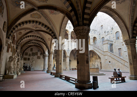 L'Italia, Toscana, Firenze, centro storico Patrimonio Mondiale UNESCO, Museo Nazionale del Bargello, il cortile Foto Stock