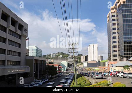 Banca di Papua Nuova Guinea (sinistra) nella città di Port Moresby, Papua Nuova Guinea Foto Stock