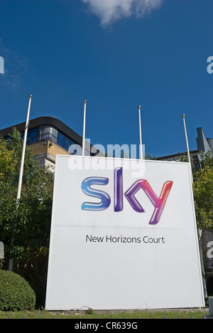 Nuovi orizzonti corte, nella foto quando ancora parte della sede di sky tv, Isleworth, a ovest di Londra - Inghilterra Foto Stock