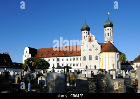 Abbazia di Benediktbeuern, Alta Baviera, Baviera, Germania, Europa Foto Stock