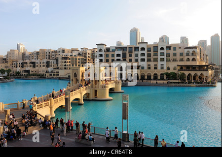 Souk Al Bahar, Dubai Business Bay, Downtown Burj Dubai, Dubai, Emirati Arabi Uniti, Medio Oriente e Asia Foto Stock