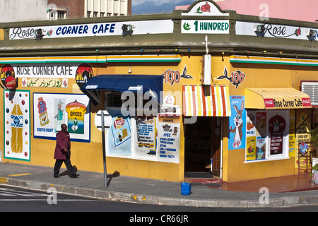 Sud Africa, Western Cape, Cape Town, quartiere malay di Bo-Kaap, Rose Corner Cafe Foto Stock