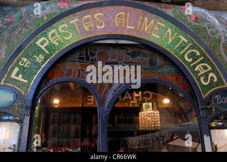 In Spagna, in Catalogna, Barcellona, La Rambla, Escriba cioccolatiere e confectionner, facciata in Art Nouveau, del modernista Foto Stock