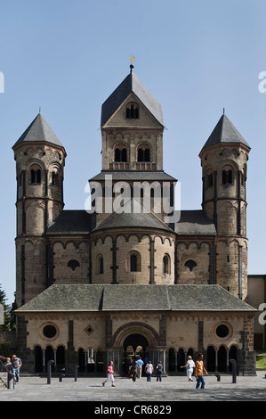 Maria Laach Abbey, lato ovest della chiesa del monastero, west coro, Viereckturm tower, western torri e il paradiso, Maria Laach Foto Stock