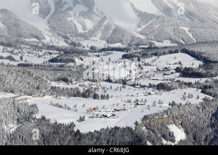 L'Austria, la Stiria, la vista di snowy Ramsau am Dachstein Foto Stock
