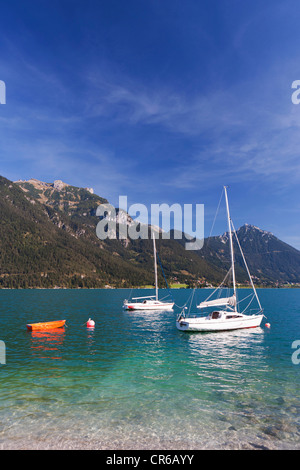 Austria, Tirolo, barche a vela nel lago Achensee Foto Stock
