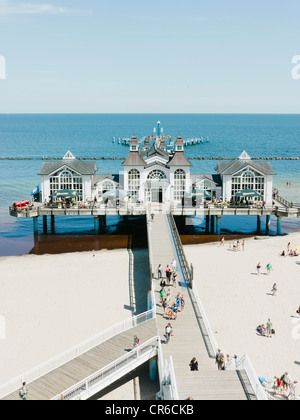 La germania,Ruegen, Binz, persone in cabina in spiaggia a isola di Rügen Foto Stock