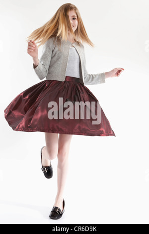 Ragazza dancing, sorridente, ritratto Foto Stock