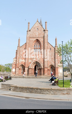Saint Magnus Cathedral a Kirkwall sulle isole di Orkney Foto Stock