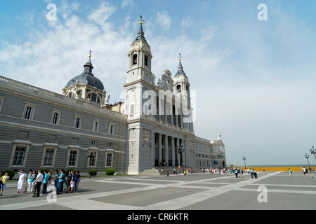 Santa Maria la Real de la Almudena cattedrale, Madrid,Spagna,l'Europa Foto Stock